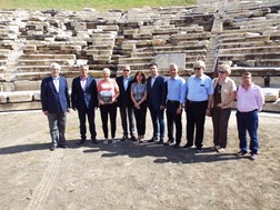 Στο Αρχαίο Θέατρο Λάρισας η Επίτροπος Περιφερειακής Πολιτικής